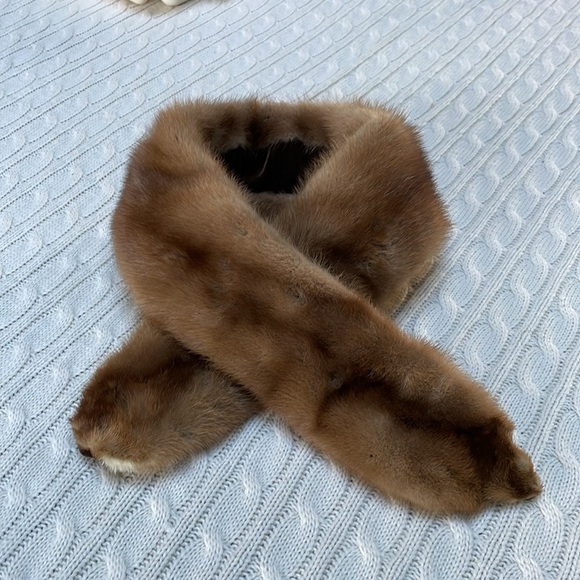 Vintage fur stole. 37” Inches in length. See pics for details. - Picture 2 of 13
